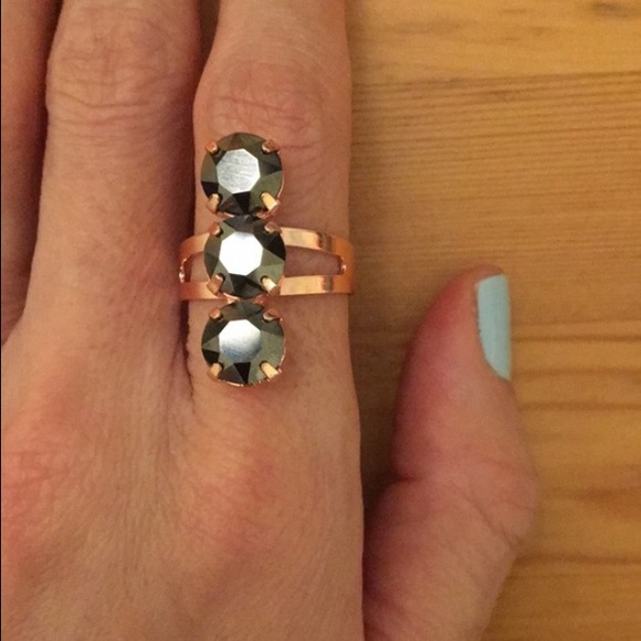 Gorgeous Metallic Gray-Black Hematite Crystal Rose Gold Statement Ring - Picture 4 of 9